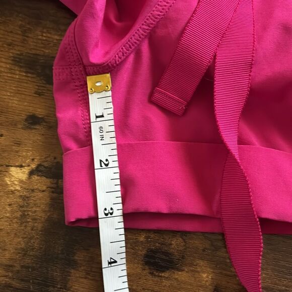 Lululemon Spring Break Away Short *4-way Stretch 3"
Jewelled Magenta Size 10 - Picture 8 of 9